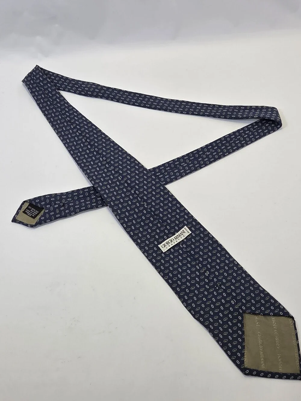 Vintage Giorgio Armani Cravatte 100% Silk Tie Made in Italy Navy Geometric